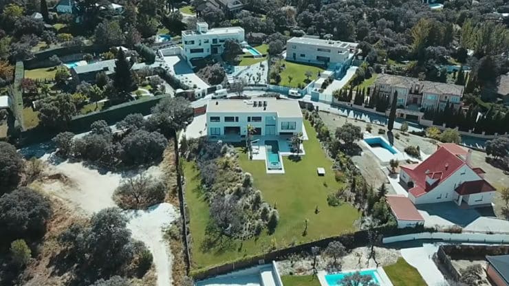 La casa de Karim Benzema vista aérea